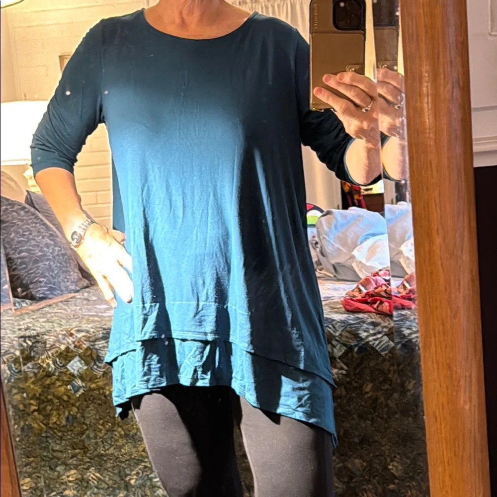 Eileen Fisher teal tunic with 3/4 sleeves, scoop neck and flattering hemline. - Picture 6 of 6